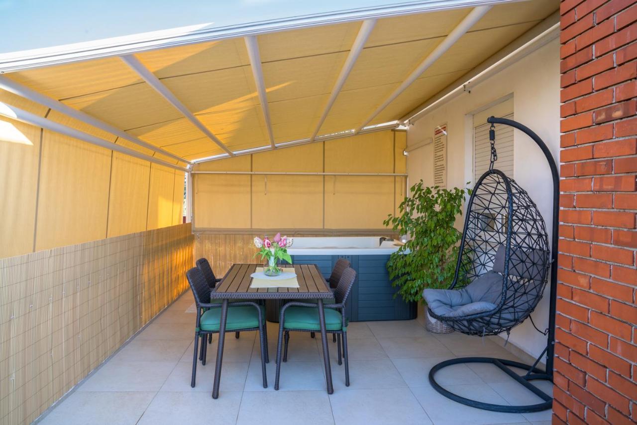 Apartment Paula With Private Jacuzzi And Parking- Near The Beach Zadar Luaran gambar