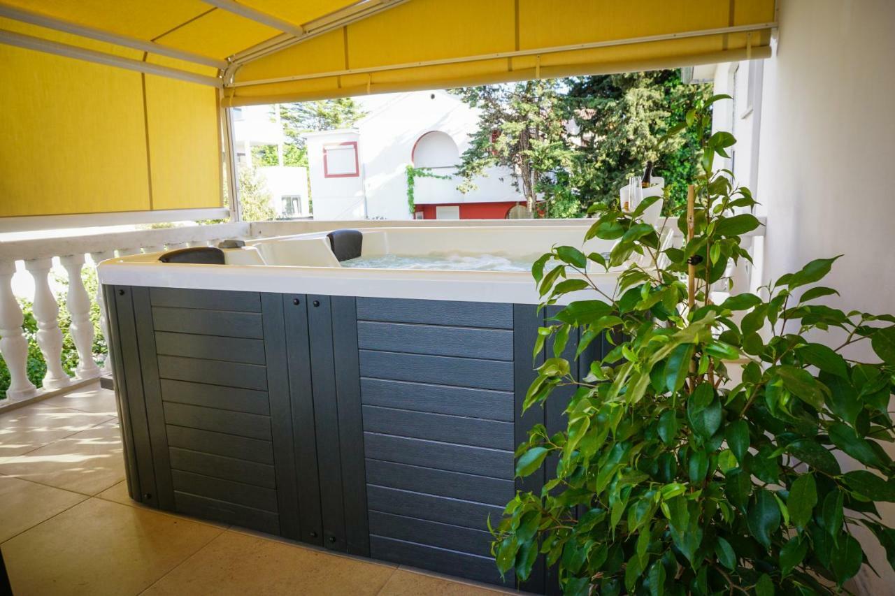 Apartment Paula With Private Jacuzzi And Parking- Near The Beach Zadar Luaran gambar