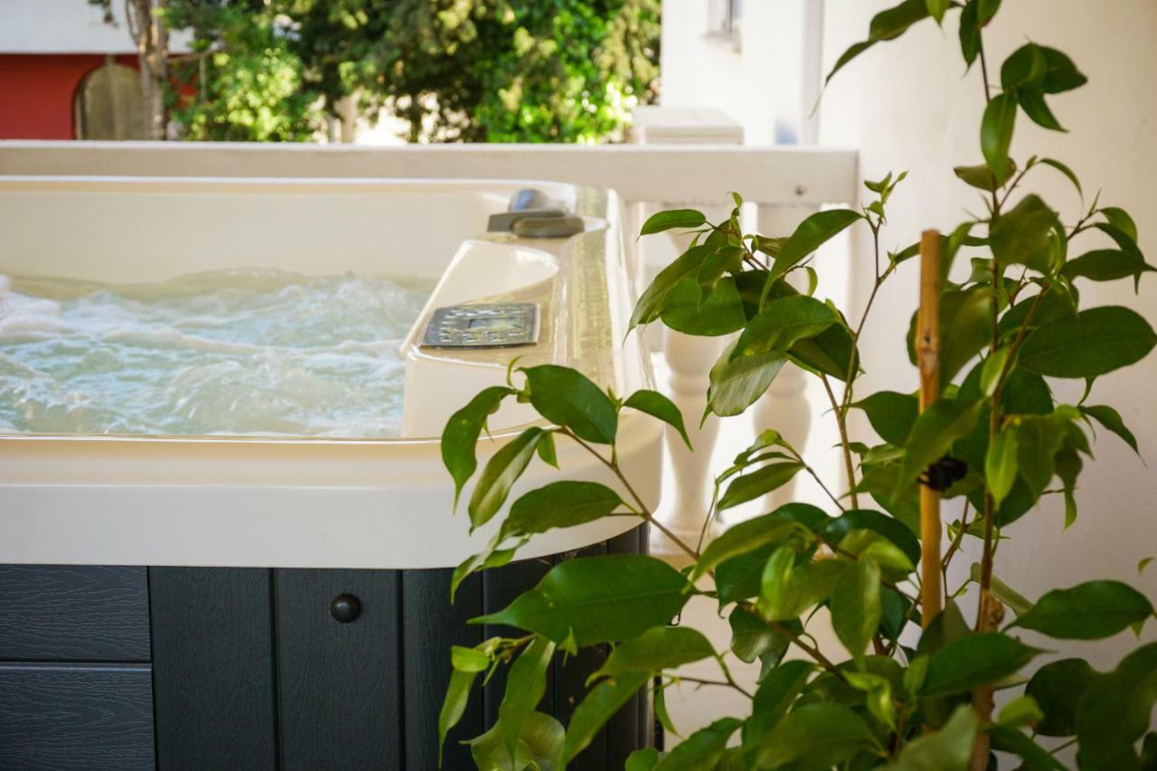 Apartment Paula With Private Jacuzzi And Parking- Near The Beach Zadar Luaran gambar