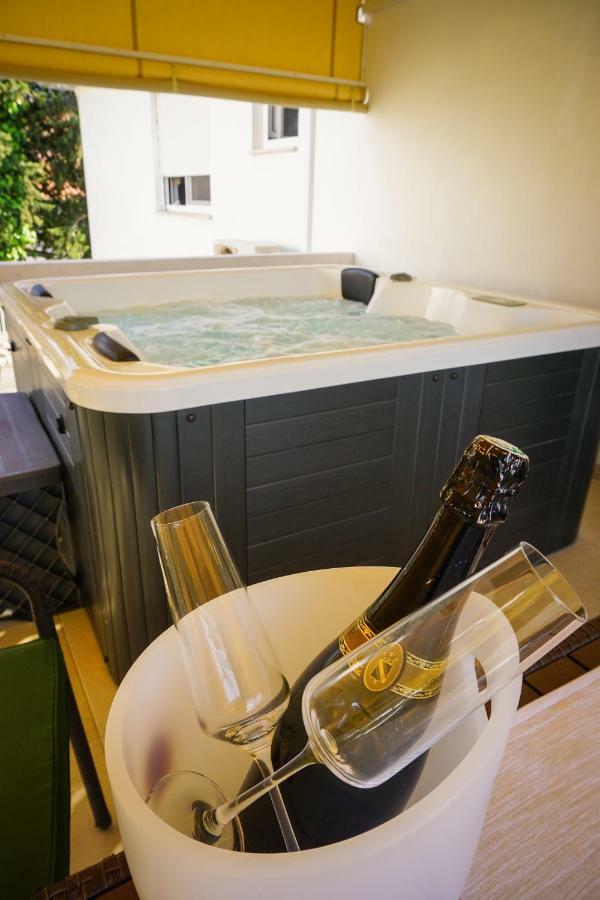 Apartment Paula With Private Jacuzzi And Parking- Near The Beach Zadar Luaran gambar