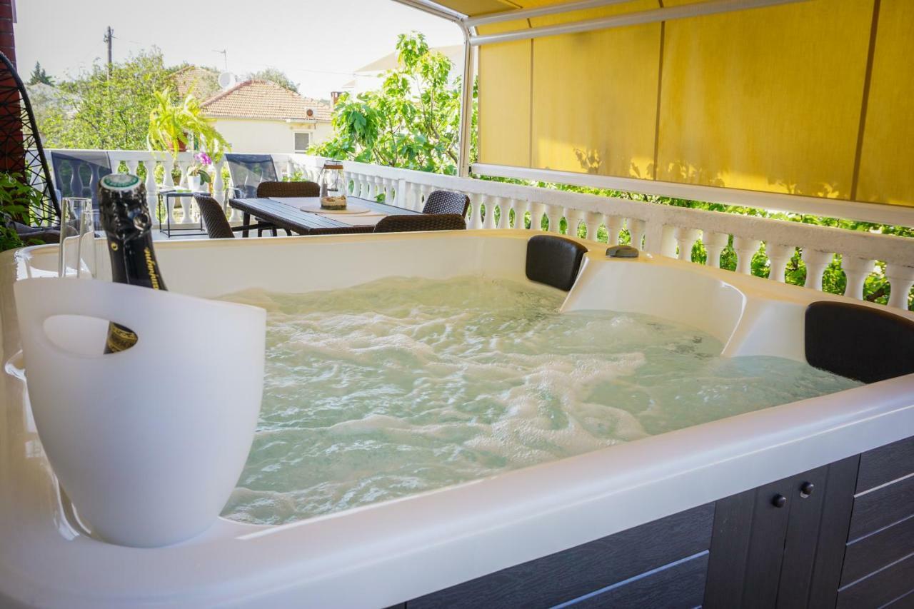 Apartment Paula With Private Jacuzzi And Parking- Near The Beach Zadar Luaran gambar