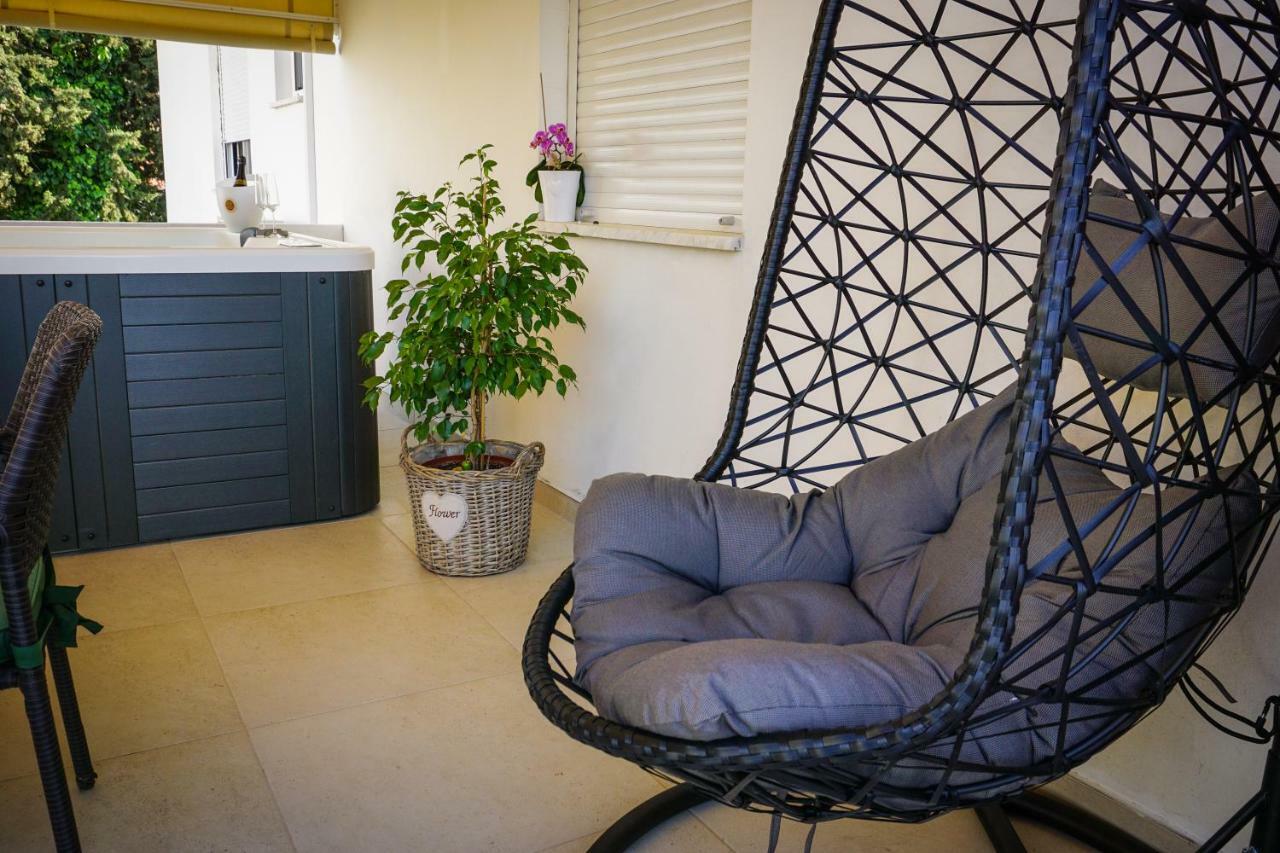 Apartment Paula With Private Jacuzzi And Parking- Near The Beach Zadar Luaran gambar